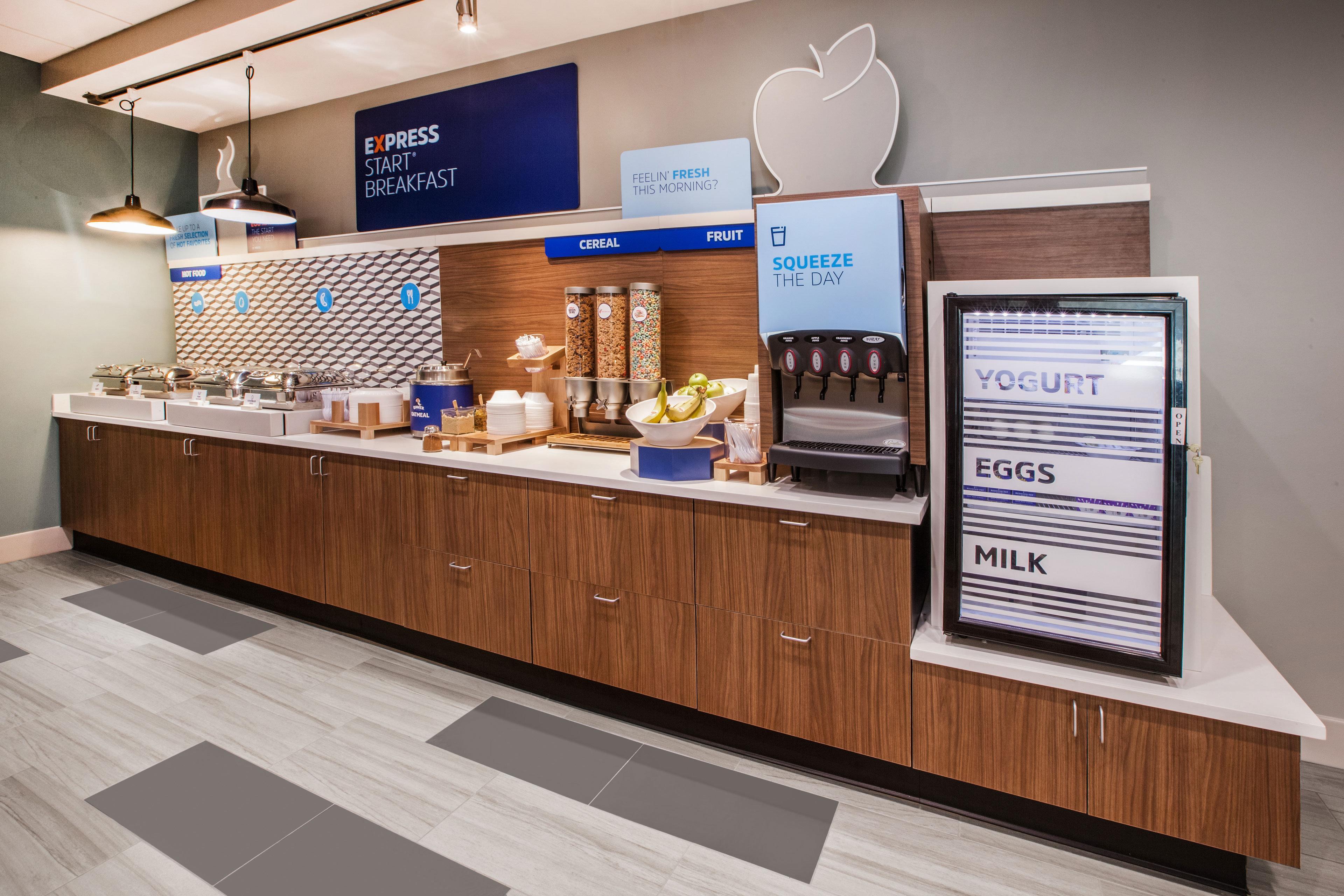 Holiday Inn Express & Suites Perry-National Fairground Area By Ihg Ngoại thất bức ảnh
