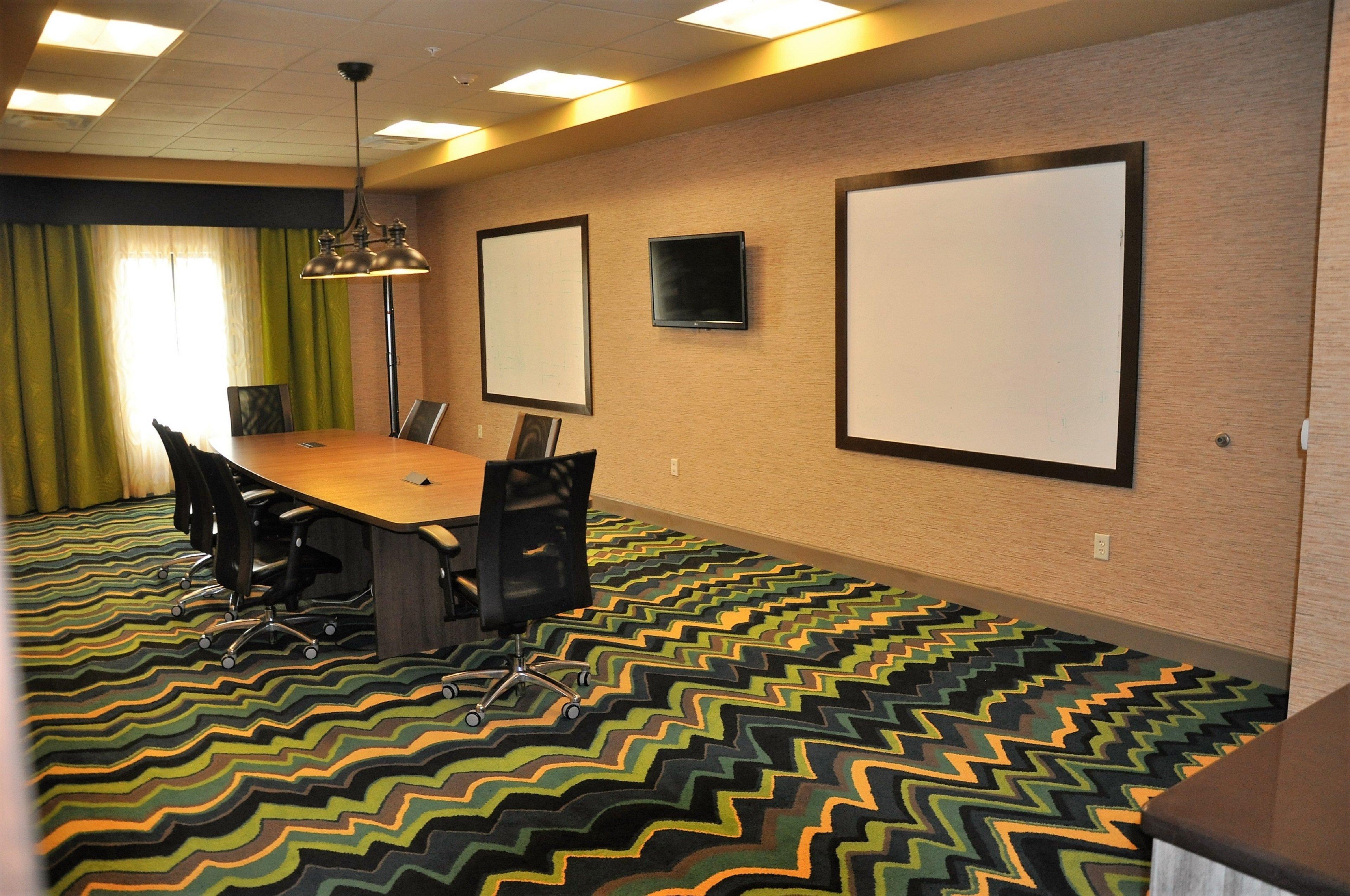 Holiday Inn Express & Suites Perry-National Fairground Area By Ihg Ngoại thất bức ảnh