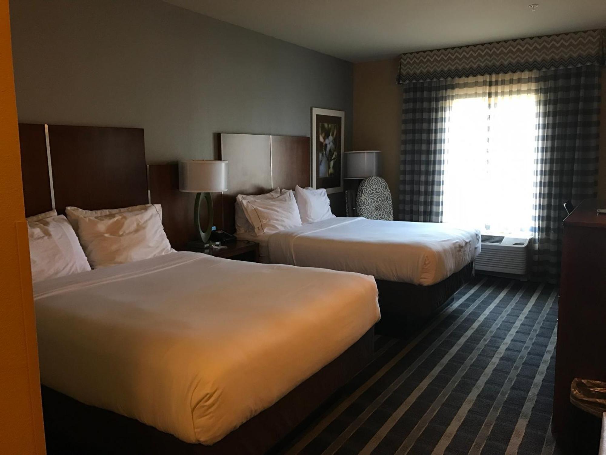 Holiday Inn Express & Suites Perry-National Fairground Area By Ihg Ngoại thất bức ảnh